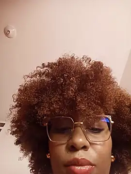 thaimy  online show from March 14, 2:56 am