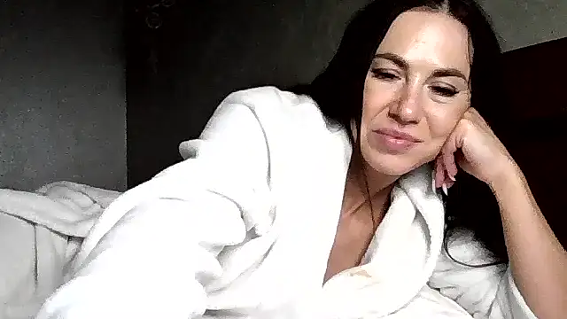 JulianaGold1 online show from January 6, 10:02 pm