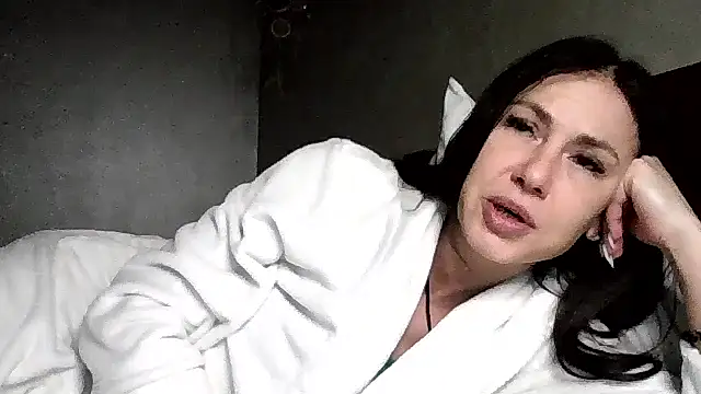 JulianaGold1 online show from December 21, 9:08 pm