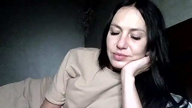 JulianaGold1 online show from April 22, 8:28 pm