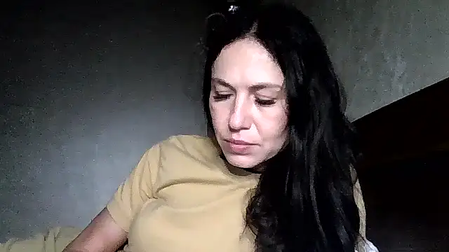 JulianaGold1 online show from April 25, 9:23 pm