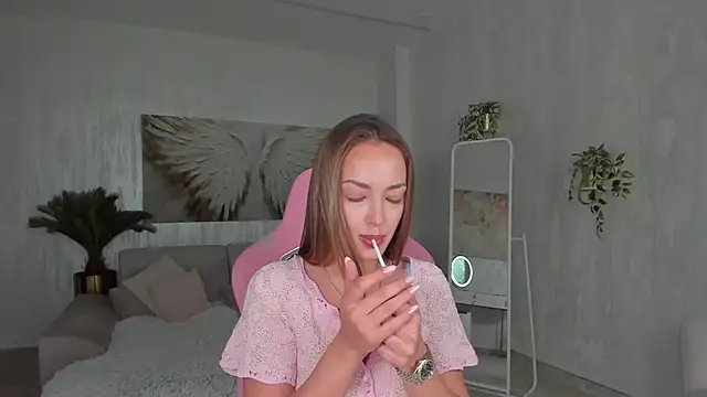 TiffanyHouston  online show from May 16, 6:49 am