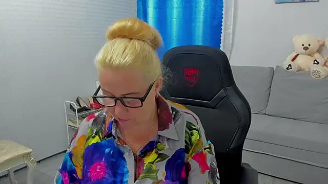 Frau Marta online show from August 7, 1:29 pm