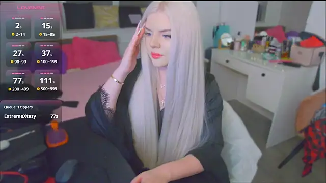 ParadiseRose online show from April 29, 2:48 am