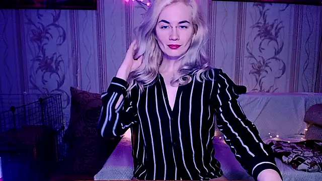 xxxcharismaaa online show from February 9, 4:26 am