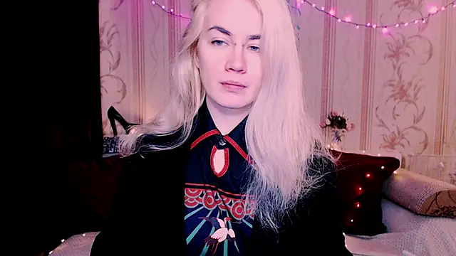 xxxcharismaaa online show from April 27, 4:53 am