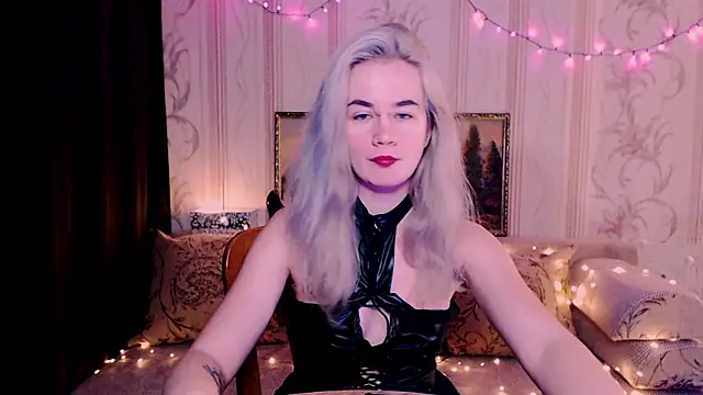 xxxcharismaaa online show from February 19, 4:45 am