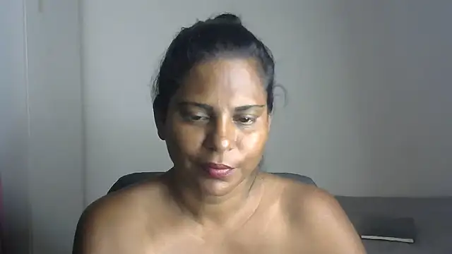 indianDreams  online show from February 19, 11:10 am