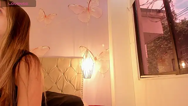 Vivi prinncess online show from April 28, 8:13 pm