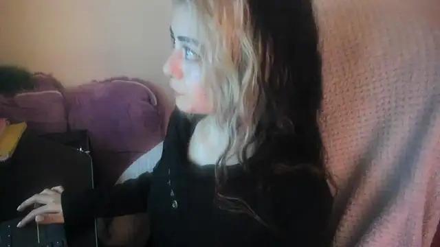 Sammysammy  online show from June 7, 8:54 am