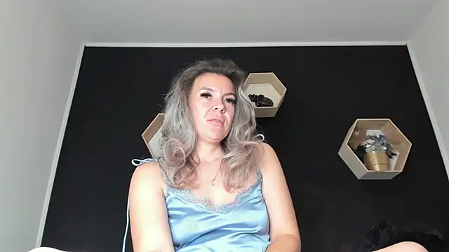 Snapshot of Alesys69 chatting on September 26, 10:40 pm Alesys69 online show from September 26, 10:40 pm