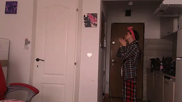 simyhvn online show from April 9, 6:52 am