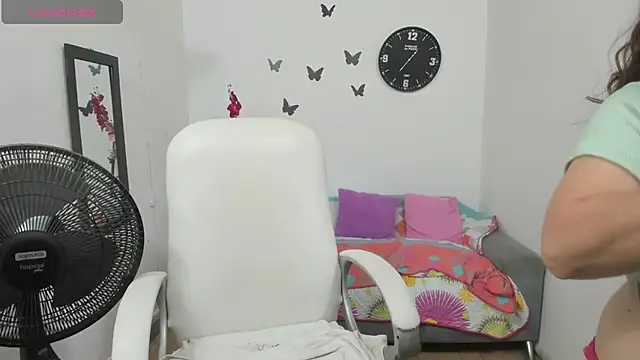 stepmother 105 online show from April 24, 5:49 pm