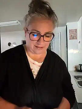 Canadian BBW online show from June 24, 12:48 pm