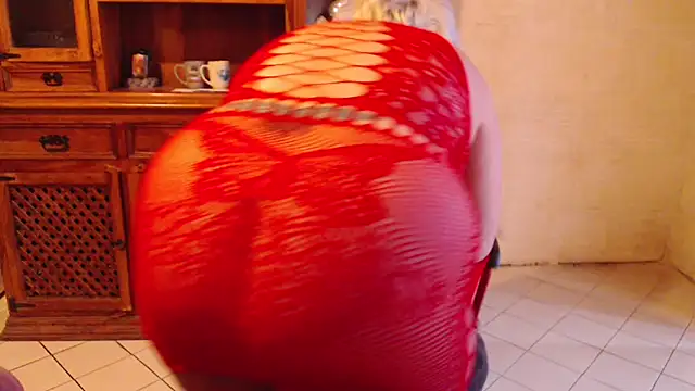 MISS LINDAH online show from April 20, 5:32 am