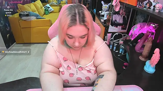 Softie Sofy online show from June 9, 1:38 am