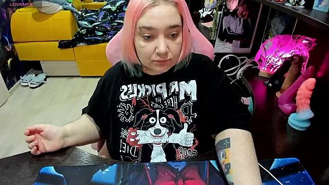 Softie Sofy online show from April 26, 12:08 am