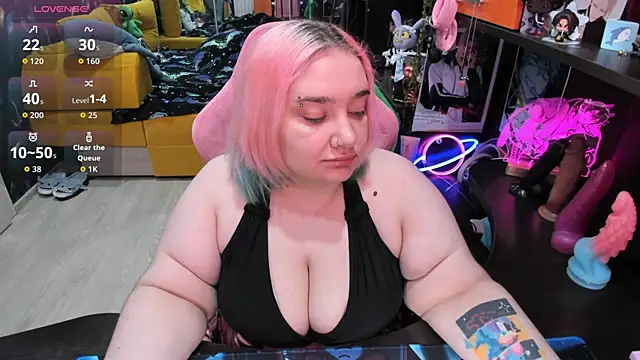 Softie Sofy online show from April 25, 2:47 am