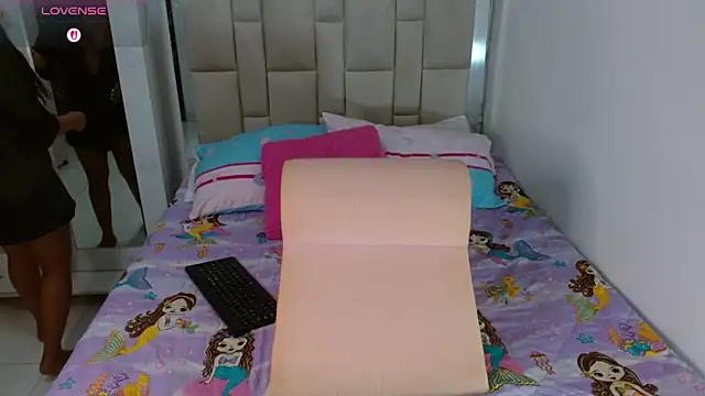 ebonny mommy online show from April 23, 6:10 pm