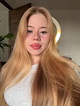 curchez  online show from April 21, 8:16 pm