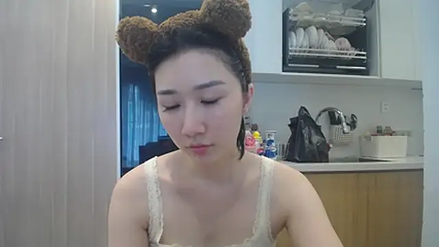 Asiagirll online show from June 5, 6:52 am