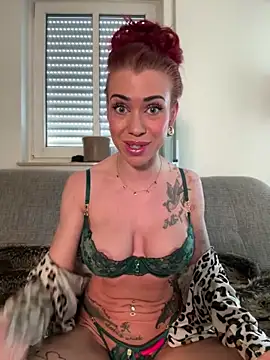 Just Sophia  online show from April 24, 10:18 am