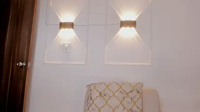 Hanna Risso online show from April 22, 6:05 pm