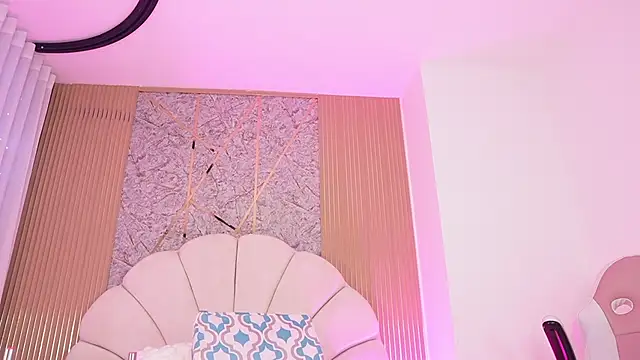 mssburbuja online show from October 31, 3:30 am