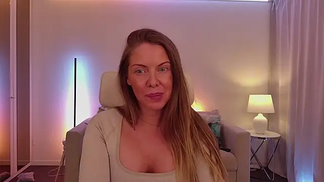 novaforyou1 online show from April 22, 9:45 pm