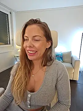 novaforyou1 online show from September 30, 12:33 pm