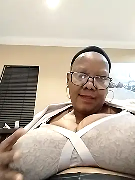Snapshot of SEXYBOOBSNASS chatting on September 24, 7:13 pm SEXYBOOBSNASS online show from September 24, 7:13 pm