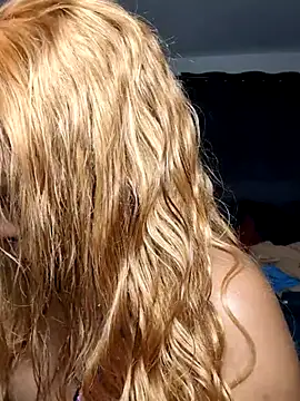 Snapshot of JadaSkyy chatting on October 13, 7:38 pm JadaSkyy online show from October 13, 7:38 pm