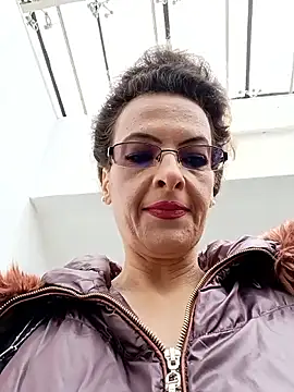 RebeccaNoble online show from April 21, 11:50 am