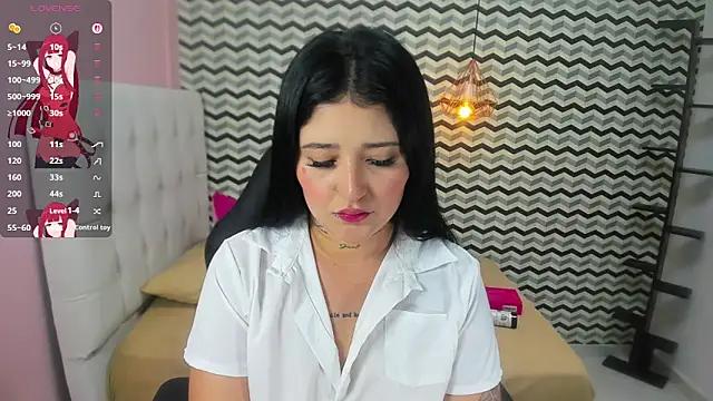 BIANCAROY1 online show from April 27, 7:00 pm