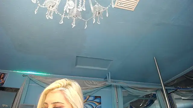 Snapshot of ADRIANNA_FOX chatting on October 6, 3:07 pm ADRIANNA FOX online show from October 6, 3:07 pm