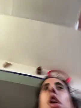 annarose19 online show from April 7, 3:58 pm