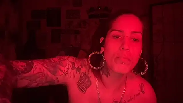latinacubana online show from May 22, 8:23 am