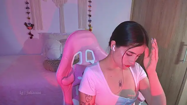 iriswest  online show from April 15, 2:12 am