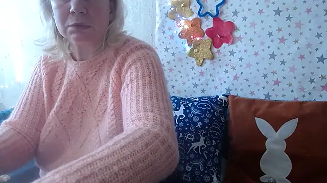 QueenLana online show from February 4, 9:12 am