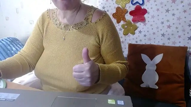 QueenLana online show from December 5, 1:12 pm