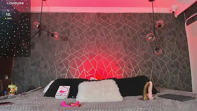 danaythamara1 online show from April 21, 10:06 pm