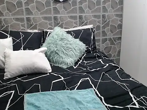 THREEHOLESPLEASURE99 online show from January 11, 10:26 pm