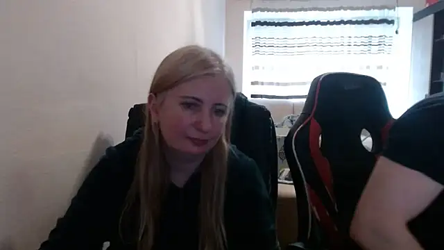 PeterAndJen online show from April 23, 12:51 pm