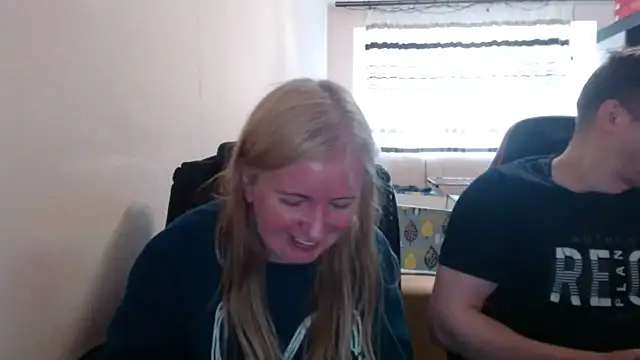 PeterAndJen online show from April 26, 1:42 pm