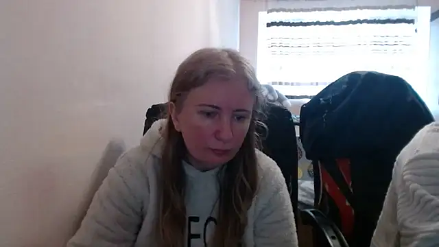 PeterAndJen online show from March 13, 9:43 am