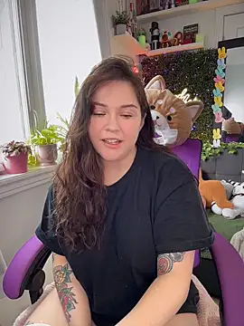 JennKenobi online show from March 18, 2:11 pm