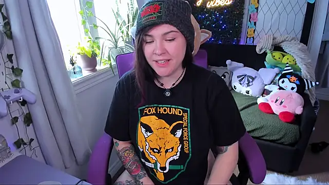 JennKenobi online show from April 27, 2:58 pm