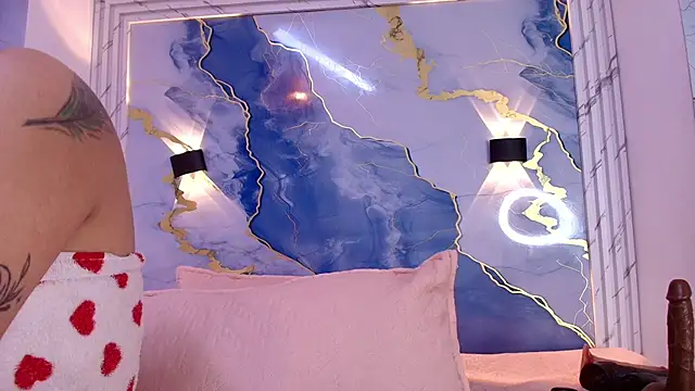 lorrayne  online show from October 21, 12:31 pm