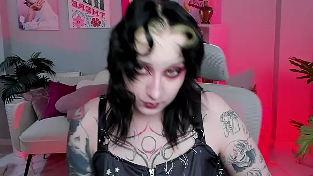 AsheLucker online show from October 31, 7:40 pm