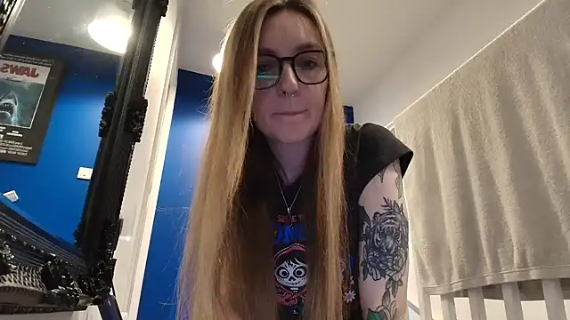 Snapshot of short_sweetpea chatting on October 12, 8:50 am short sweetpea online show from October 12, 8:50 am